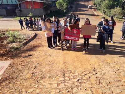 Alunos da Escola Água Verde participam de projeto que envolve a comunidade em ações para um futuro melhor